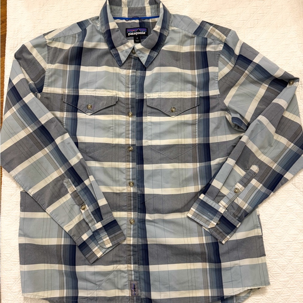 Patagonia Gray/Blue and Cream Plaid Shirt Size M